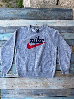 Nike Heritage Grey Crewneck Sweatshirt Size Medium
